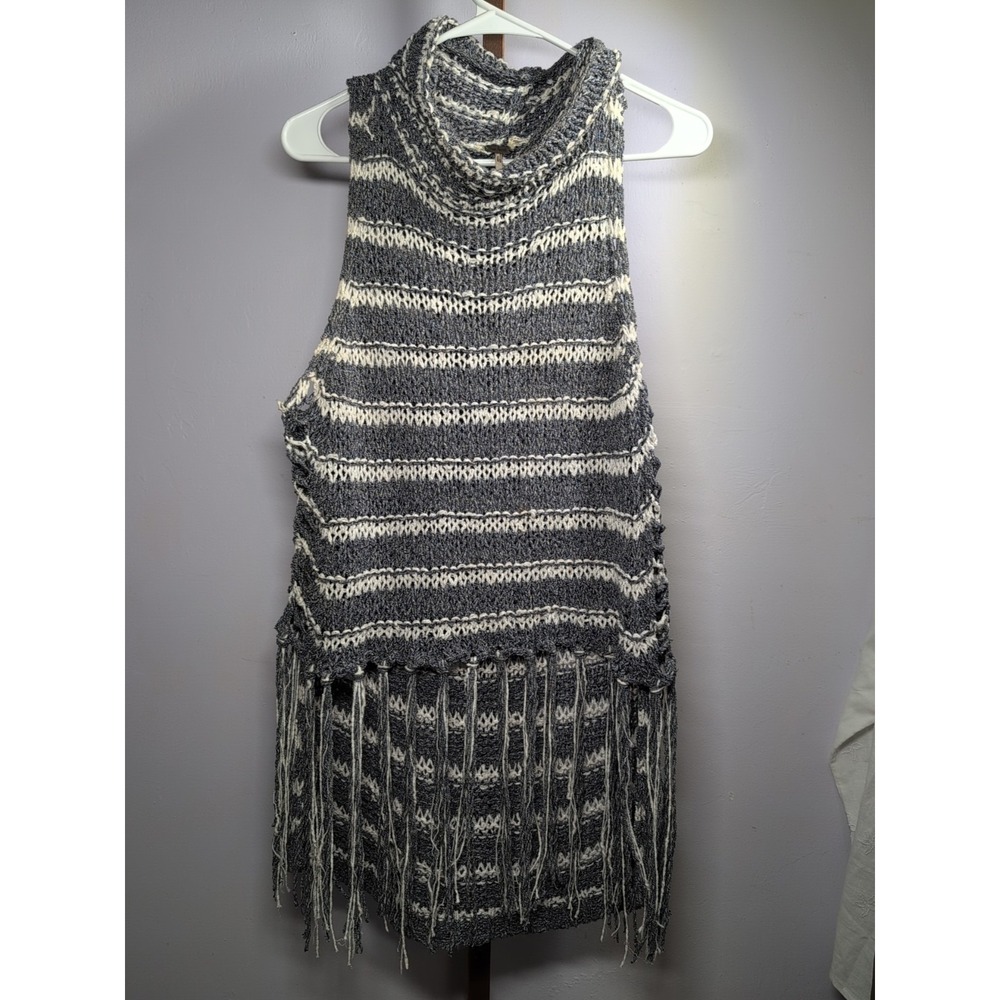 Free People Folksong‎ Fringe Gray Knit Top/Vest size Small